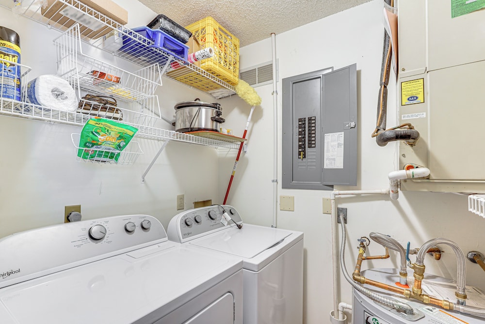 Pet-friendly Condo w/ Pool Access in Osage Beach