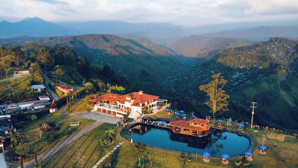 Hotel Reserva Monarca - Image 1