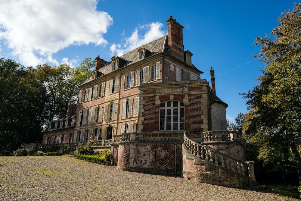 Chateau de Bouillancourt en Sery view 2