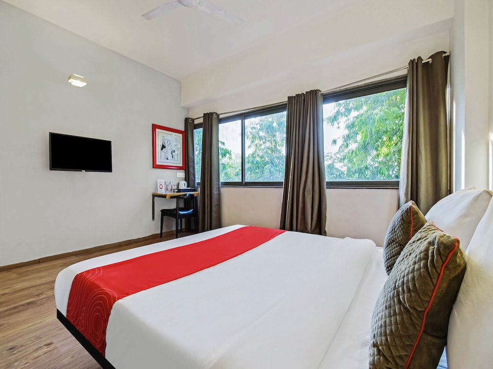 OYO Townhouse 030 Ashram Road Ahmedabad