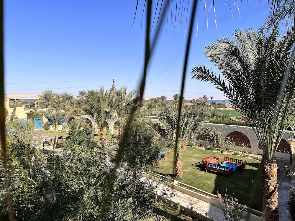 Zad Elmosafer Guest House