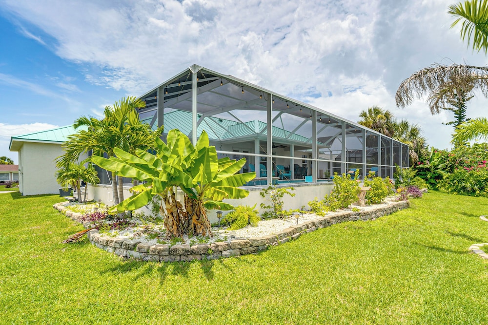 Golf Course-facing Poolside Oasis in Rotonda West!