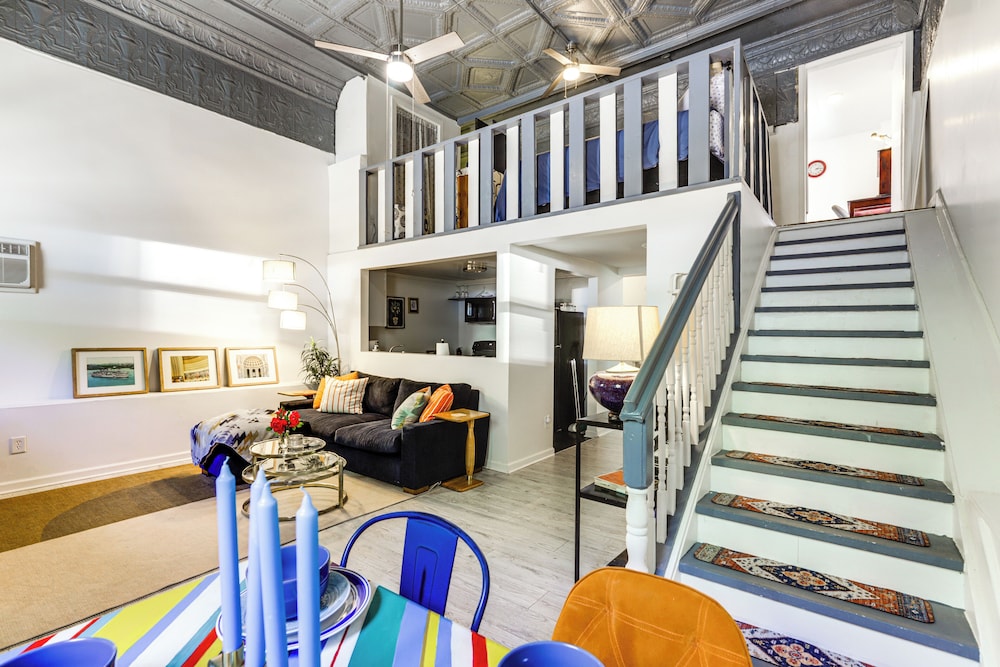 7 Mi to Dtwn: Charming Couple's Cove in Cincinnati