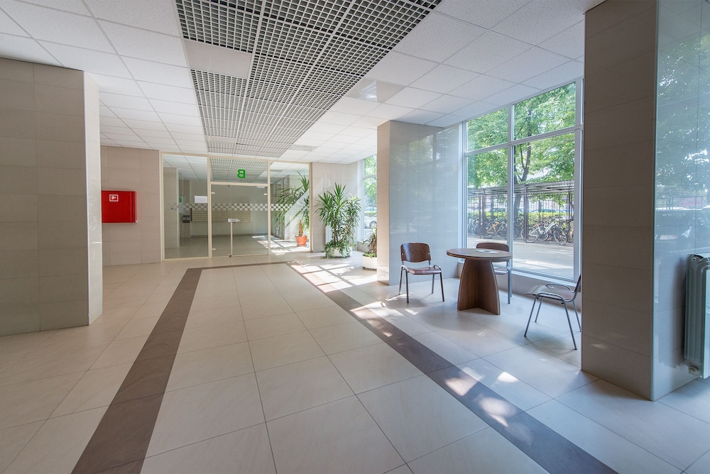 UNIT Short Rent Apartment by Warsaw Metro Station