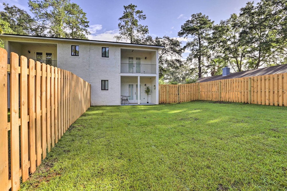 Cozy Tallahassee Apartment w/ Spacious Yard! view 5
