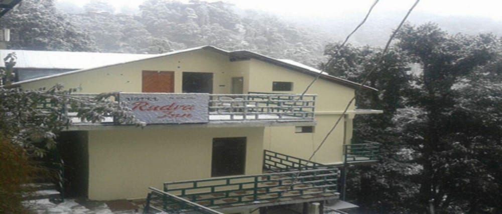 Goroomgo Rudra Inn Dalhousie view 5