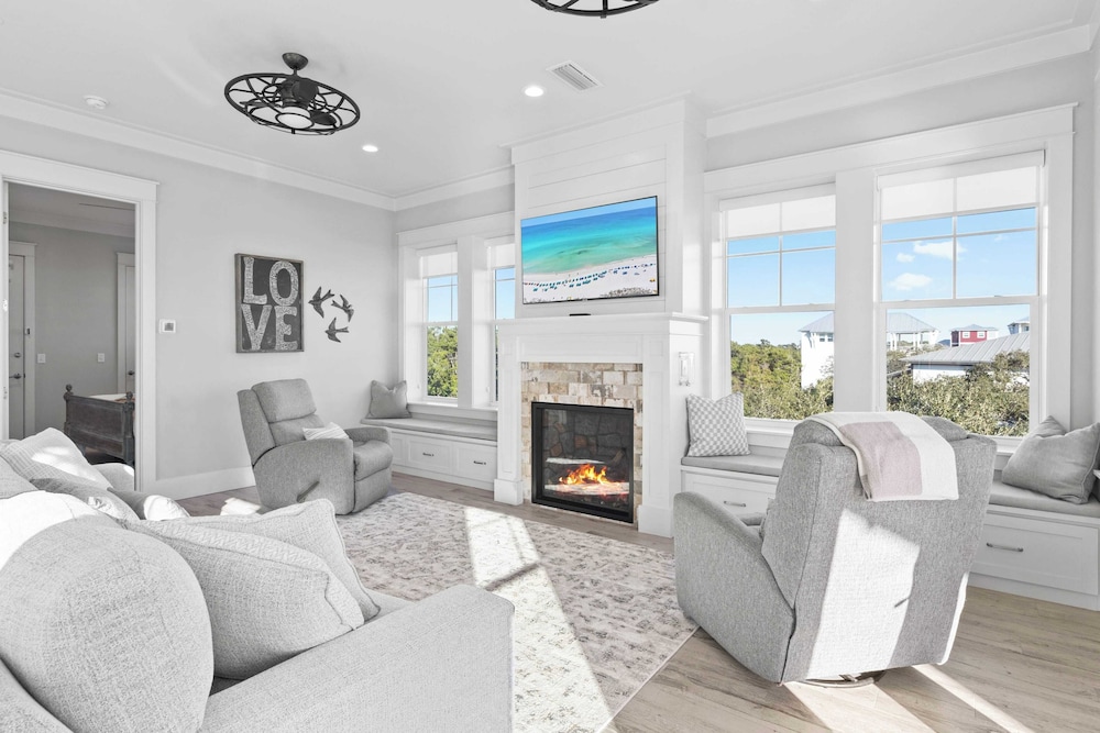 The Palmetto Blue by Avantstay Steps to Beach, Ocean Views