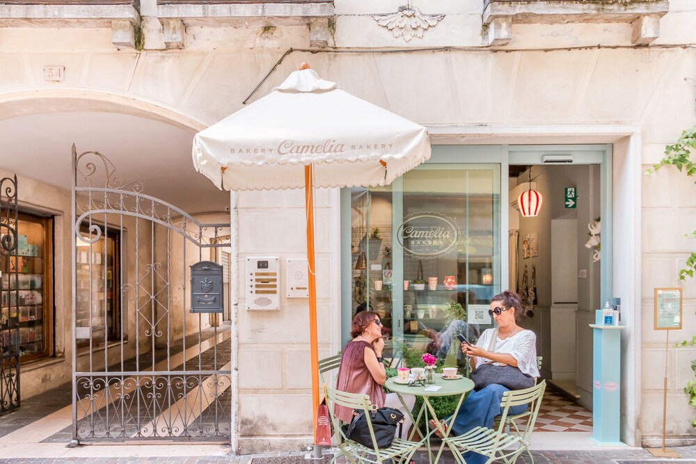 Camelia Home Suite en Treviso — dining