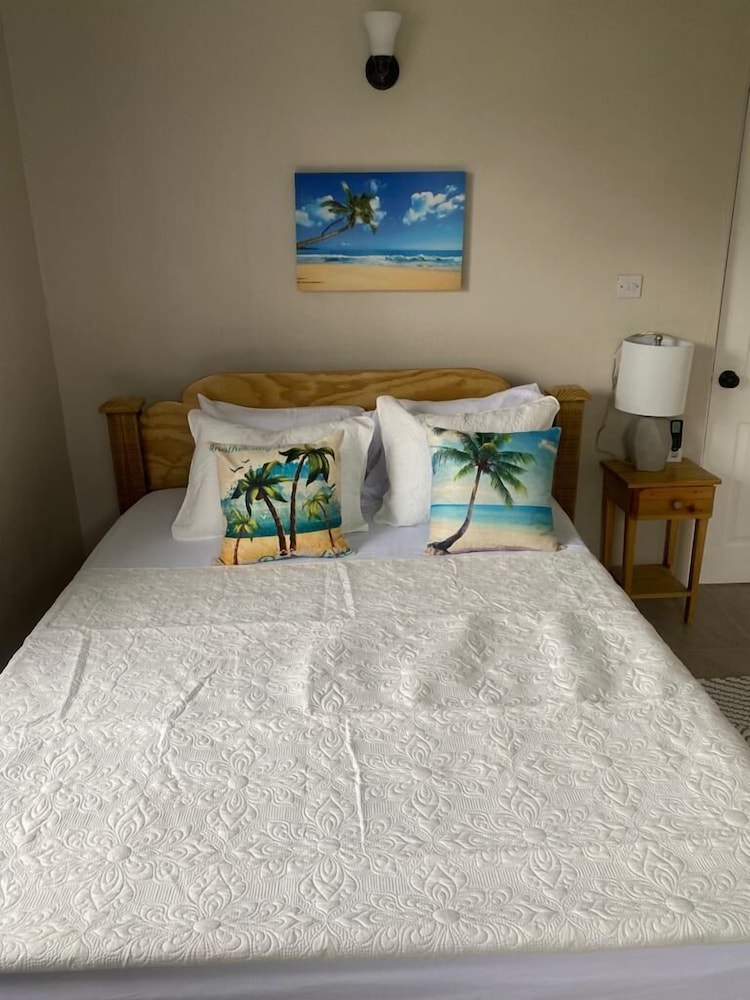 Vee's Country Apartments