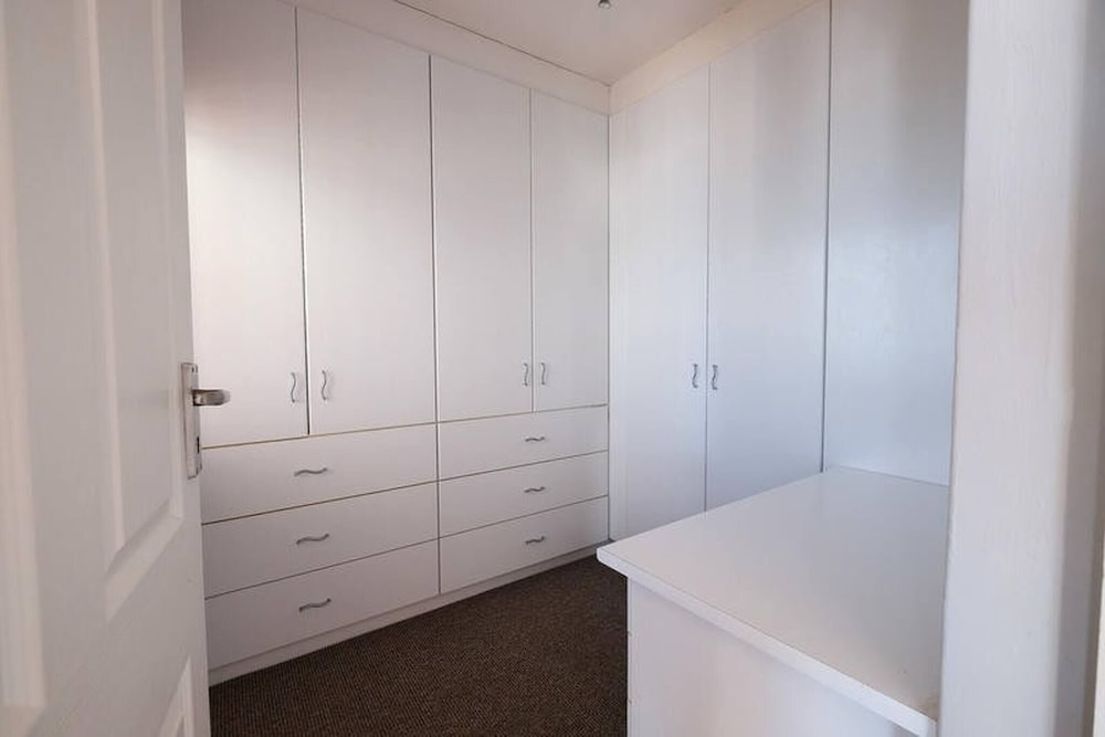 Charis to Theo - Relax in Style at This 3-bedroomed Langebaan Holiday House