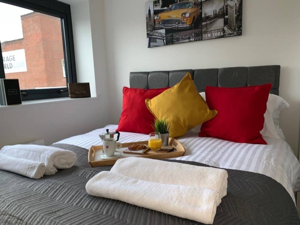 Cozy Urban Apartment in Wolverhampton view 5