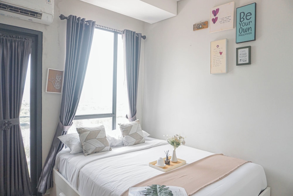 Cozy Studio at Monroe Tower Apartment
