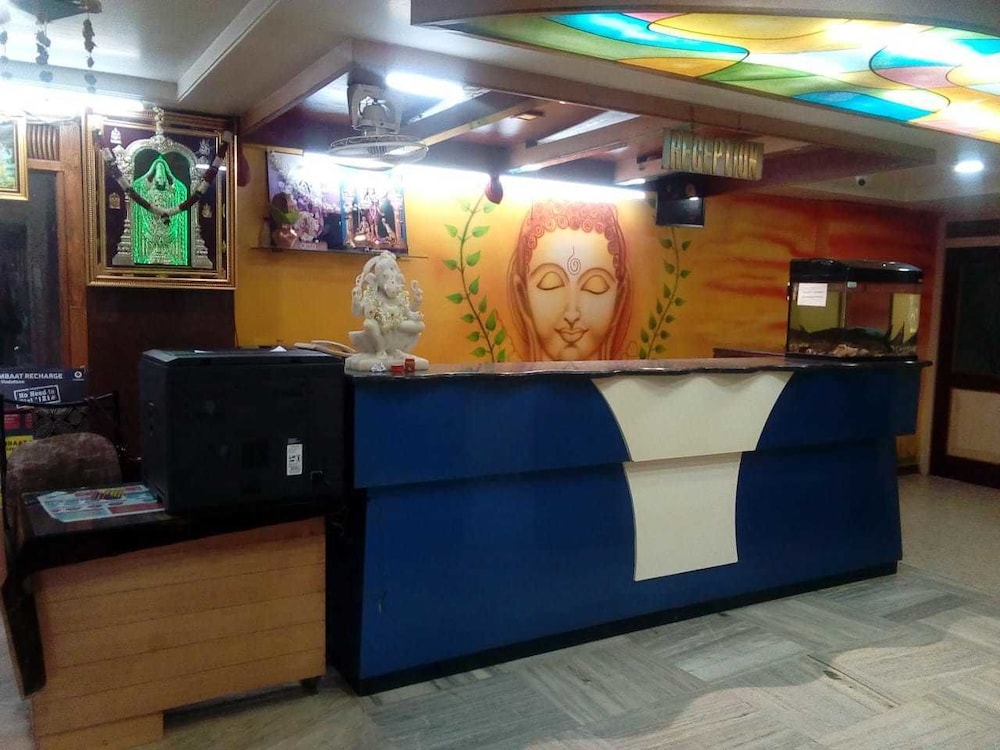 Lobby & Reception