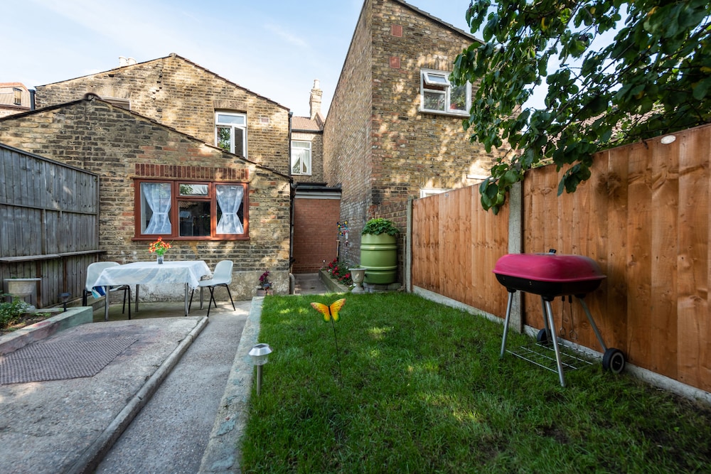 outdoor bbq area