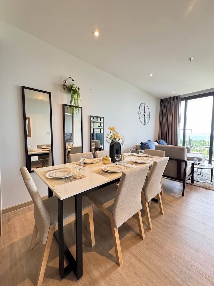 Sea View 2 Bed Room Luxury - Perfect Location