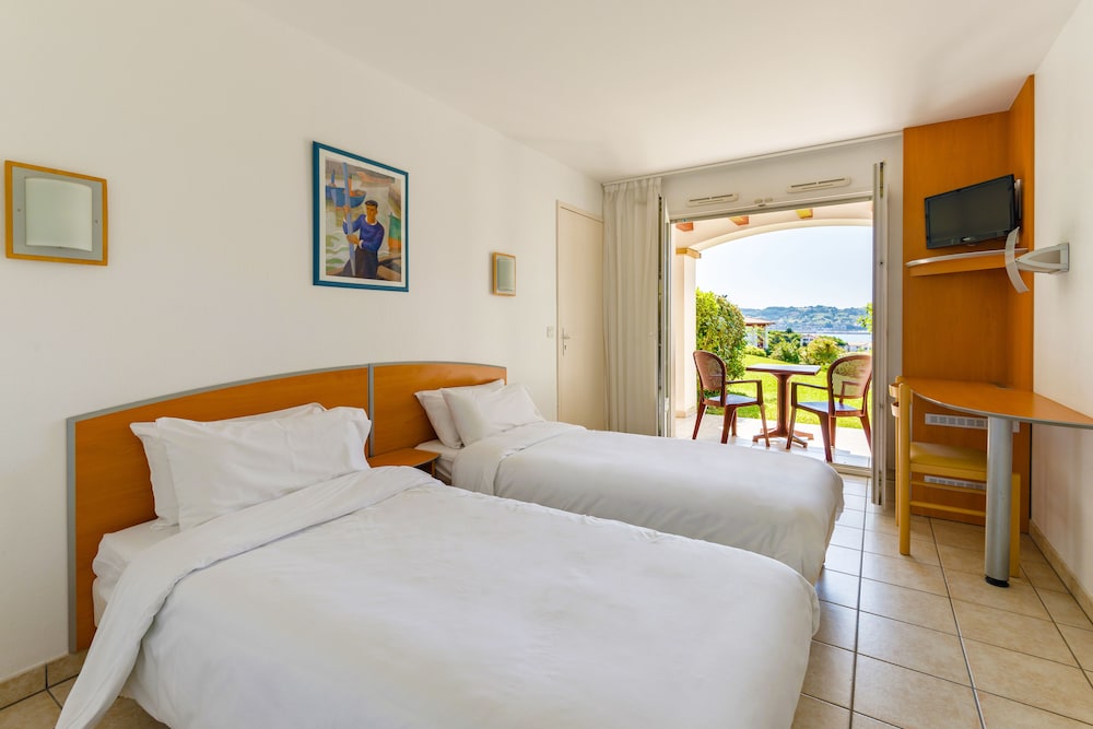 Village Vacances Azureva Hendaye view 4