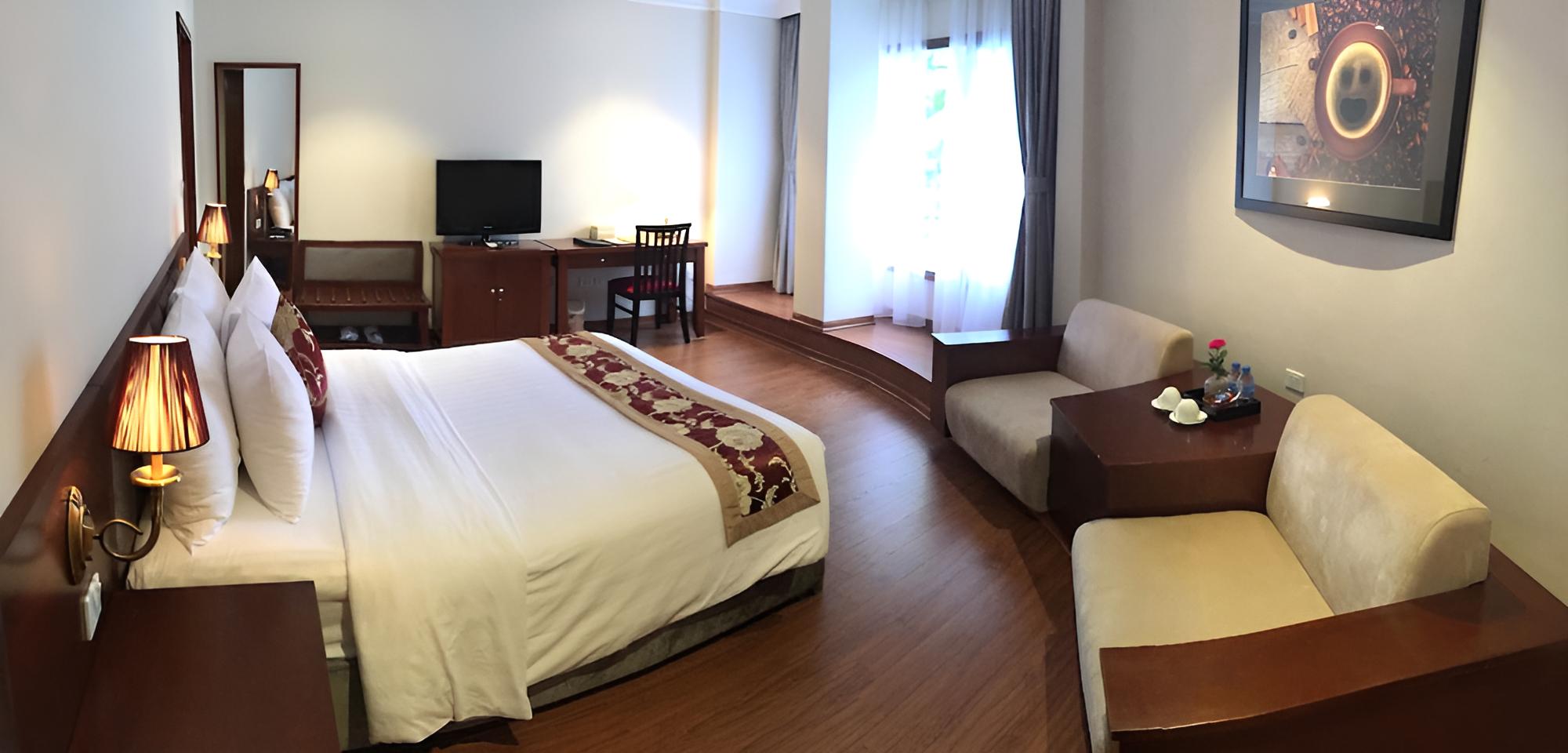 Mon Regency Hotel
