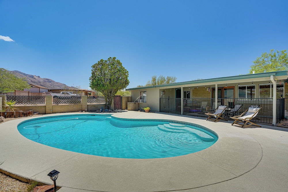 Near Catalina Hiking Trails: Mtn-view Home w/ Pool