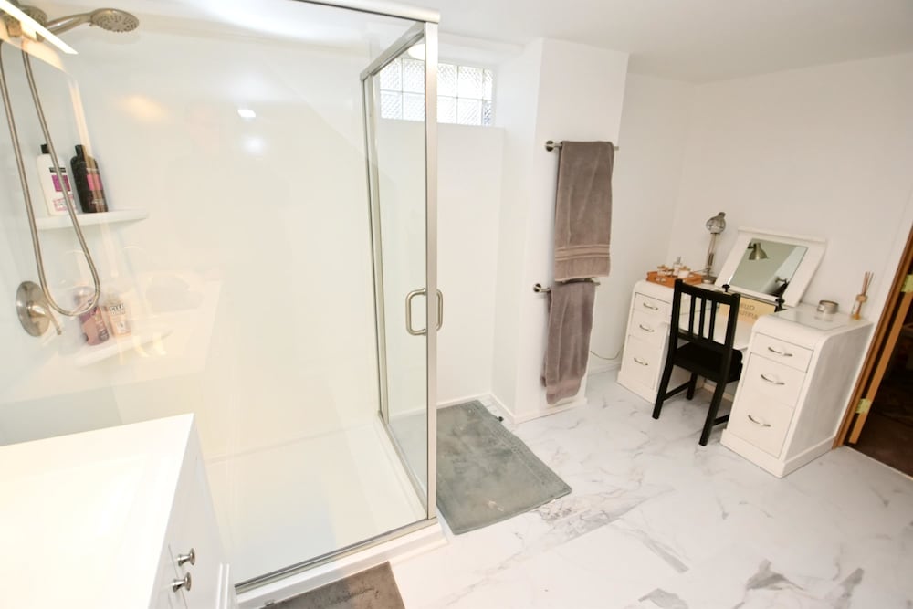 3 Bedroom 2 Bath Home Close to ND w Fire pit 1155
