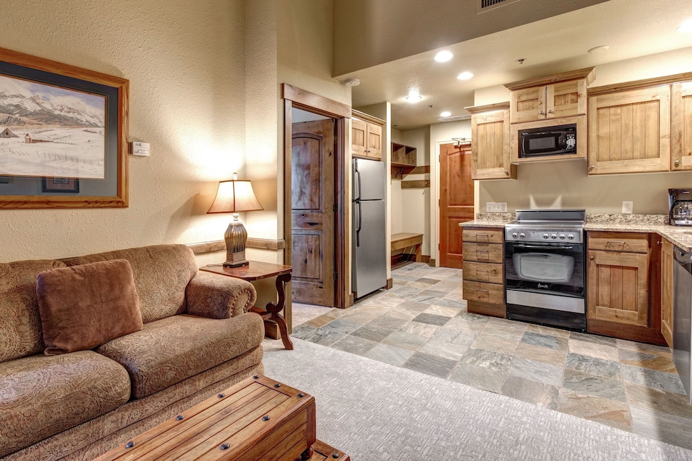 Copperbottom Inn 311 1 Bedroom Condo