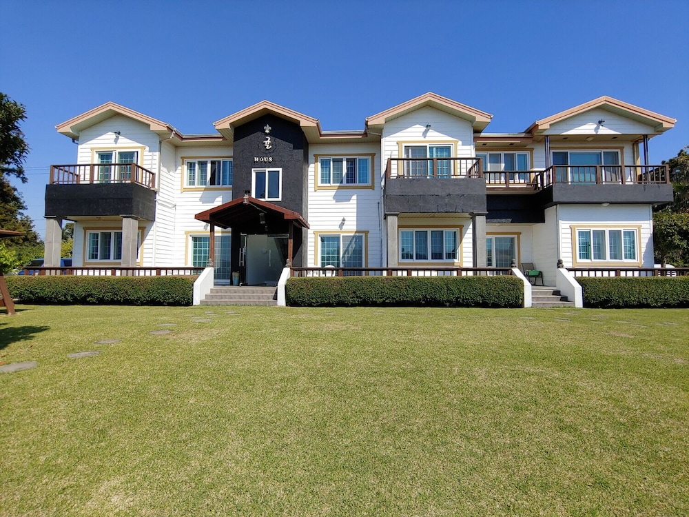 Gyul House
