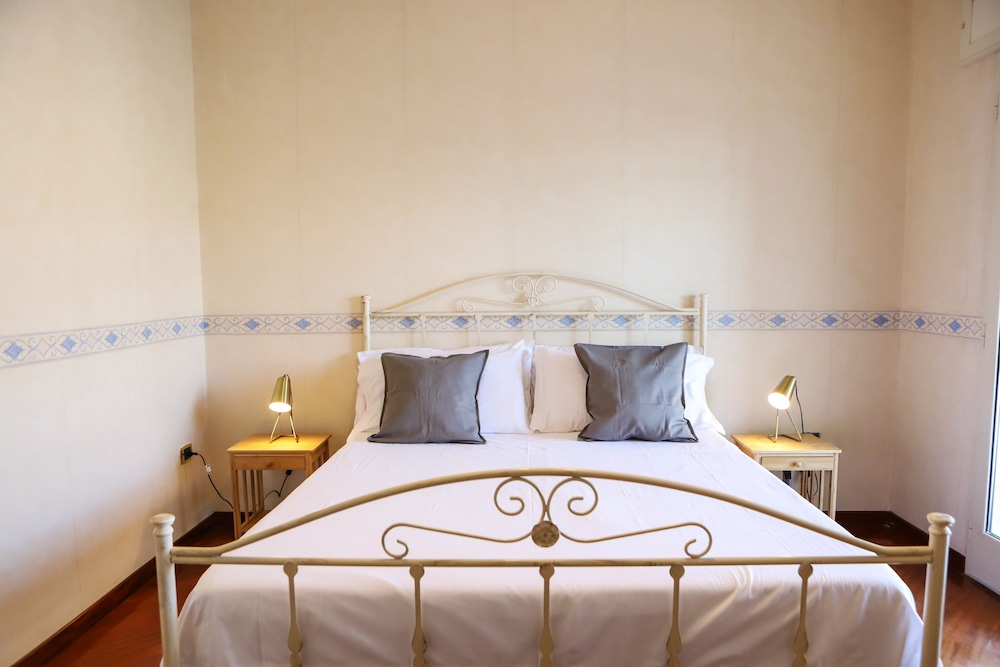 Appartamento Con Terrazzo A Capodimonte