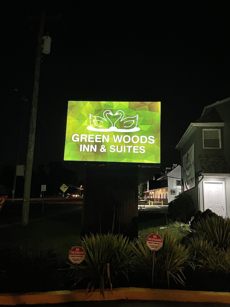 Greenwoods Inn  Suites - Property Image 10