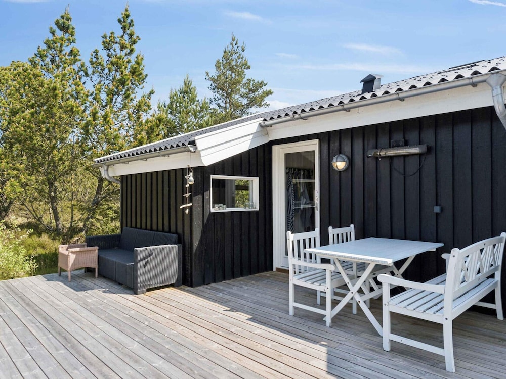 5 Star Holiday Home in Albaek