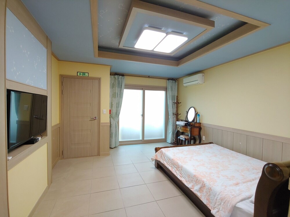 Gyul House