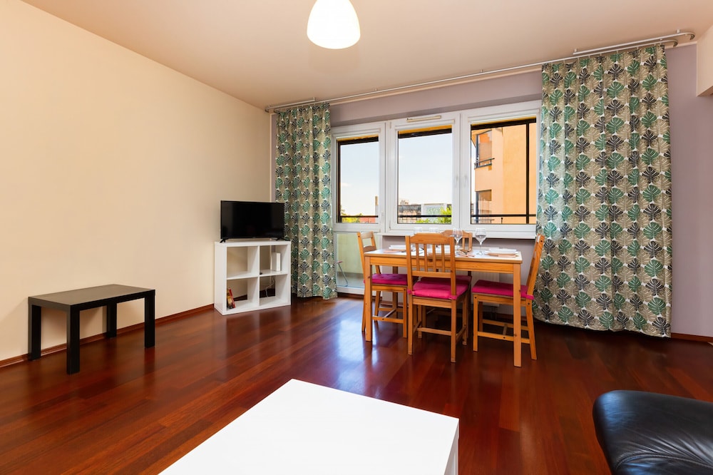 Apartment Wyspowa Warsaw by Renters view 2