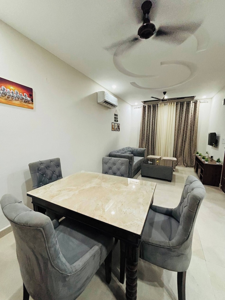 Stay Royal BNB - Luxury Villa