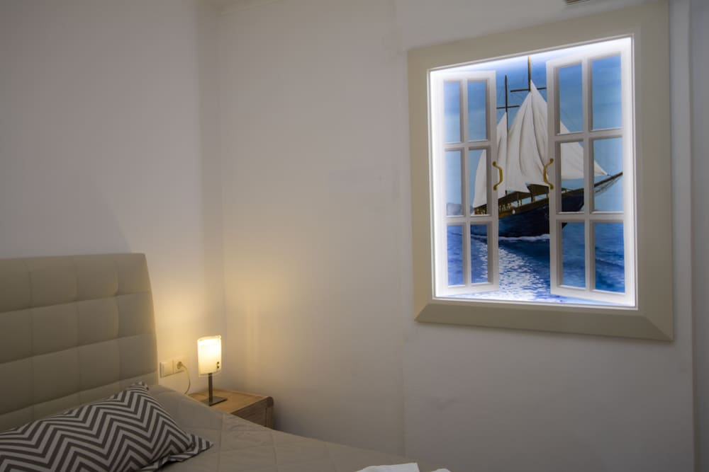 Erato Apartments