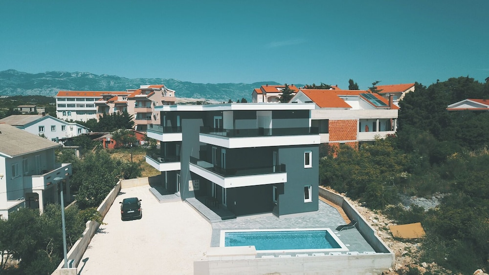 Sunshine Villa