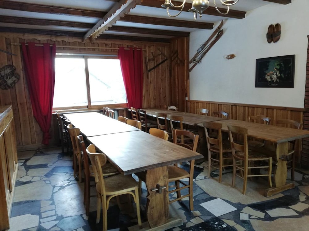 Gite - Auberge Le Chamois view 3