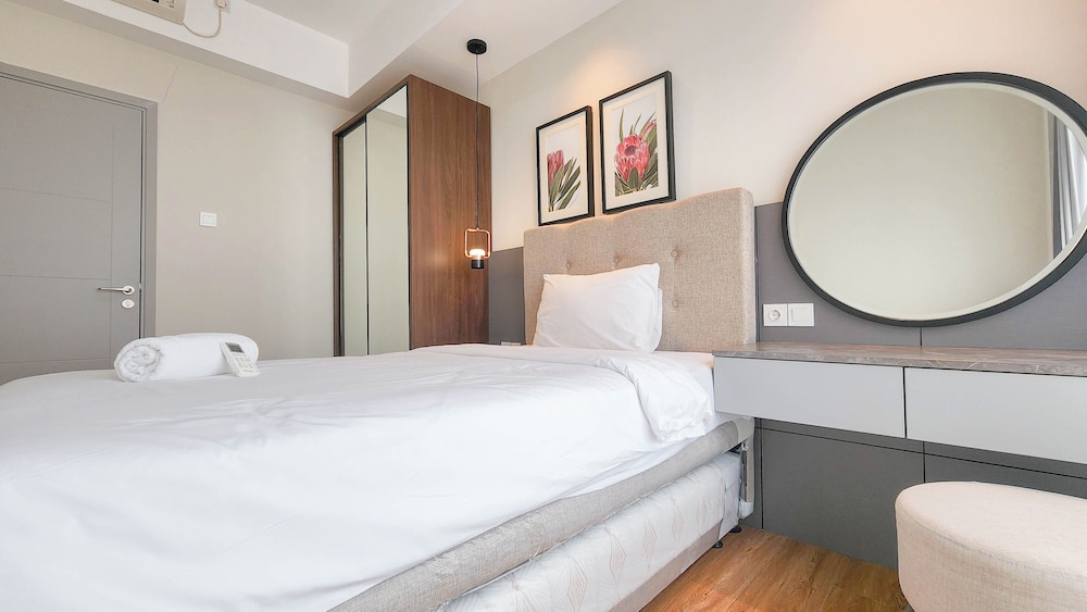 Wonderful 2BR with City View at Grand Sungkono Lagoon Apartment