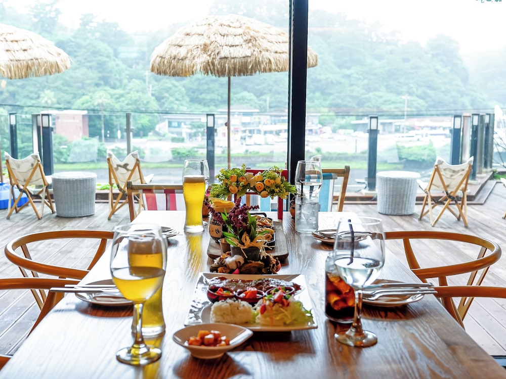 Cheonjiyeon Crystal Hotel 56