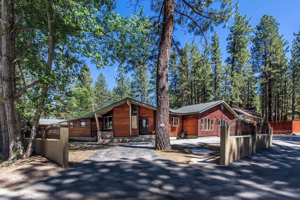 Big Bear Splash