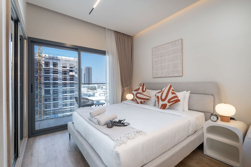 Peaceful Studio Flat That Sleeps 2 in Jumeirah Village Circle