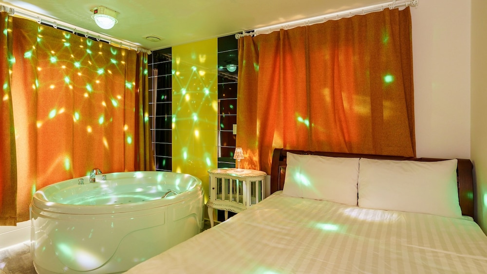 Yangyang Monti Pet Spa Pension