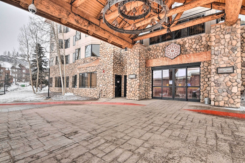 Crested Butte Studio w/ Hot Tub: Walk to Slopes!