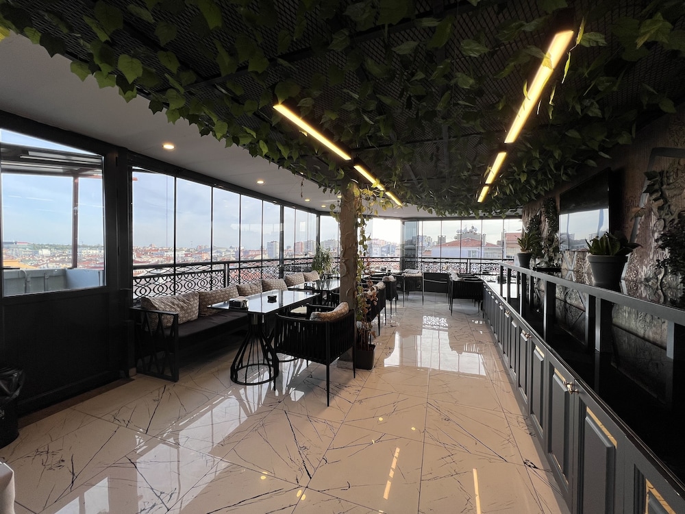 White Corner Otel - Image 36