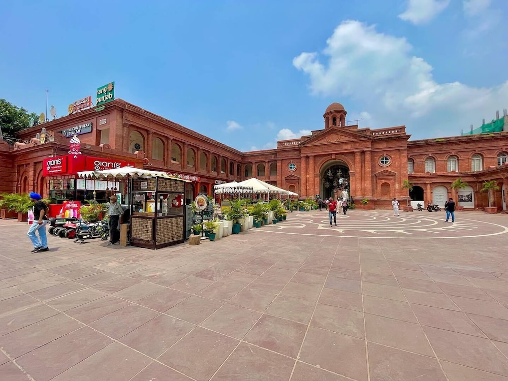 Hotel Pilgrim Near Golden Temple