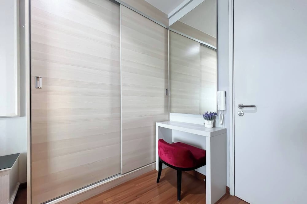 ICity Luxury Condo by Smarthome
