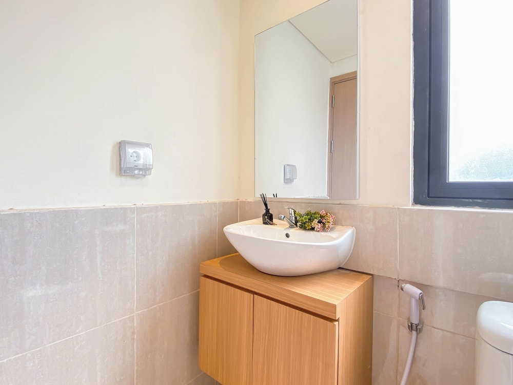 Best Living 2Br At Meikarta Apartment