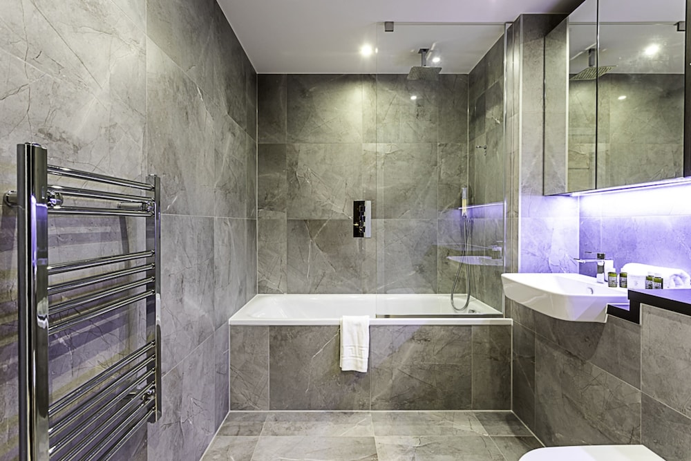 Icon Tower Flat VII
