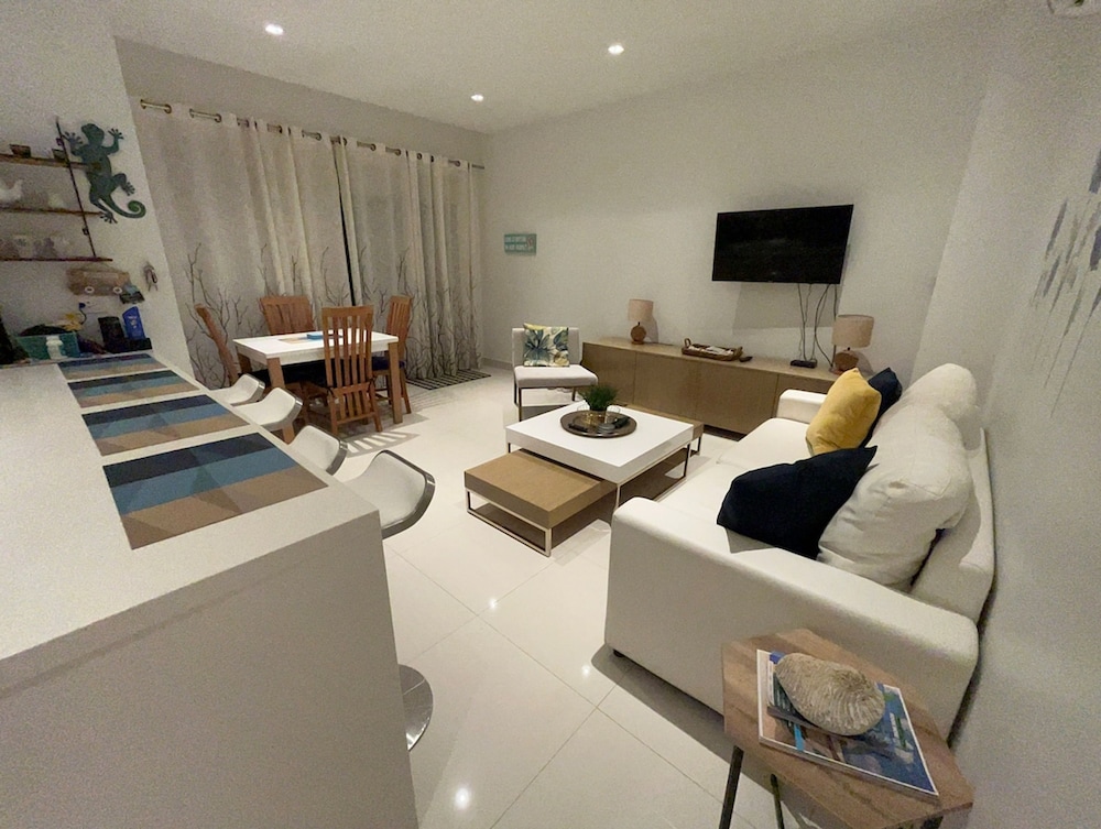 Waykiri Lux Condo 2 Balconies Near Marriott Ritz