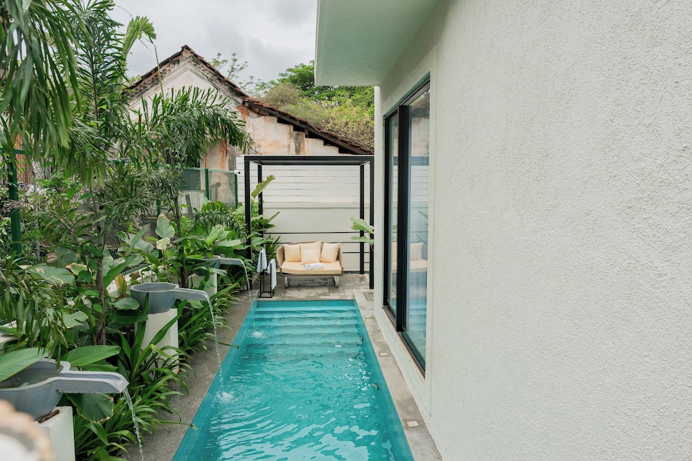 ELIVAAS Ekam | Luxe 4 BHK Villa With Pvt Pool & Patio