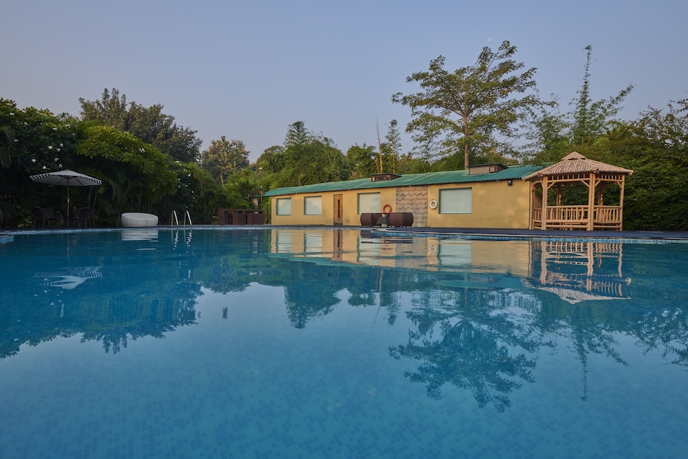 Aacorn Hideaway Resort & Spa