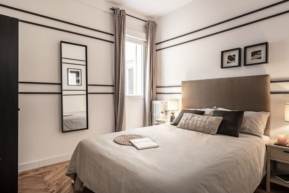 Sofia - 4 Bedrooms and Balcony in O Donell