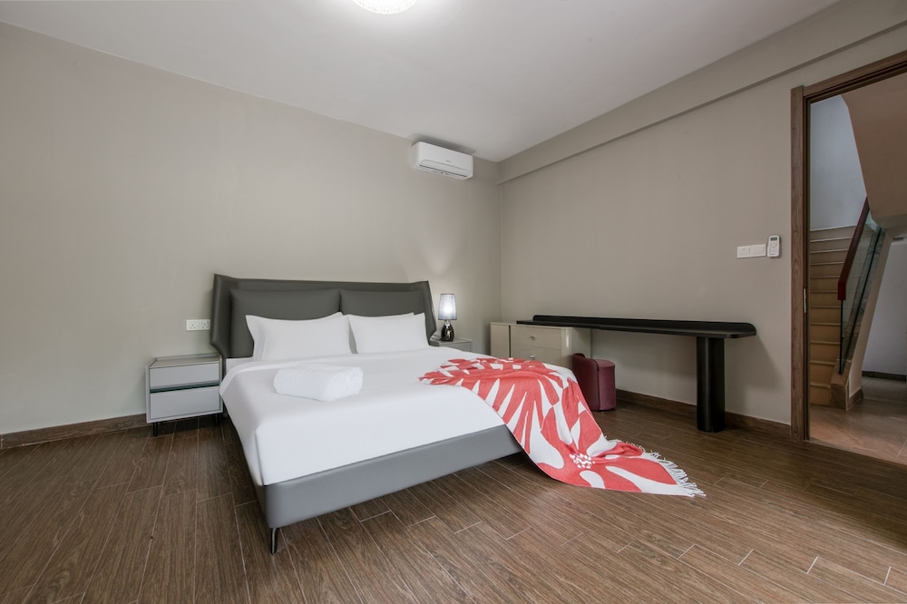 Forest City Golf Villa by A & Home Party